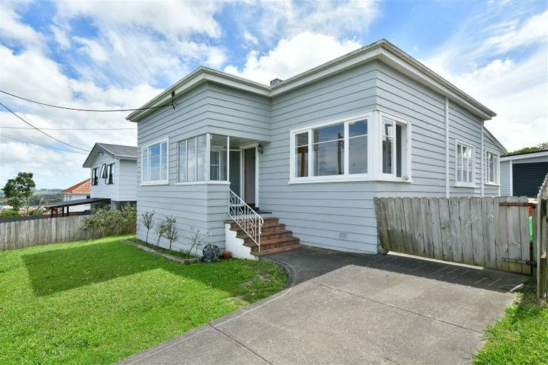 Photo of property in 36 Karaka Street, Helensville, 0800