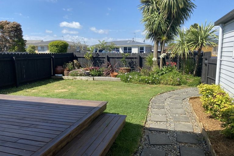 Photo of property in 8 Paterson Avenue, Pukekohe, 2120