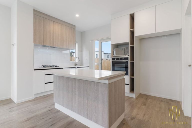 Photo of property in 5b Poruru Close, Papakura, 2110