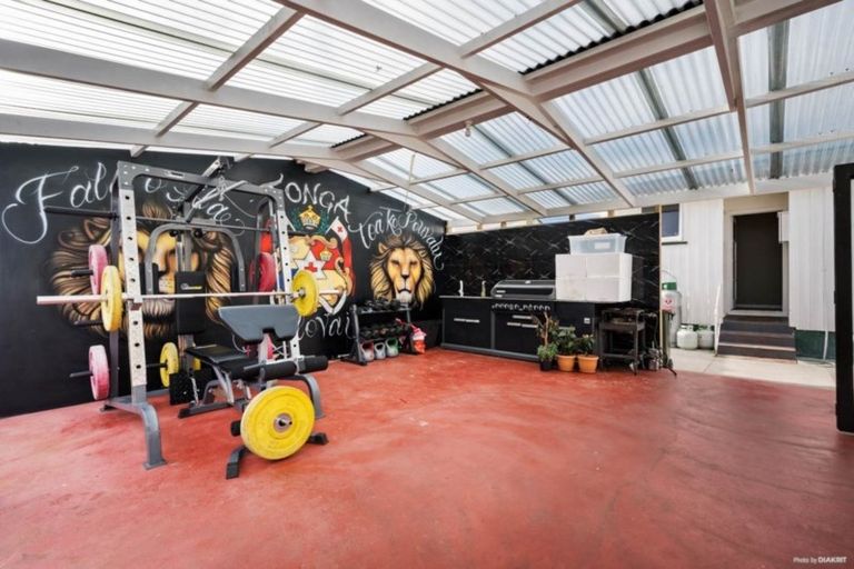 Photo of property in 30 James Street, Mangere East, Auckland, 2024