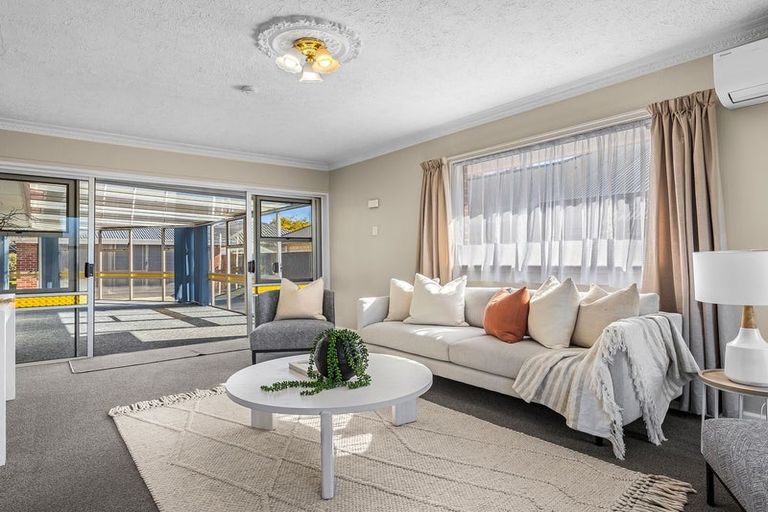 Photo of property in 21 Munro Street, Redwood, Christchurch, 8051