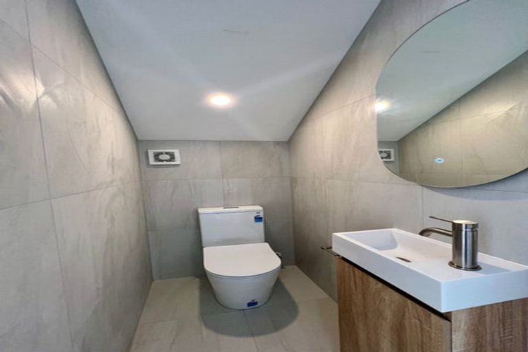 Photo of property in 109 Prince Regent Drive, Half Moon Bay, Auckland, 2012