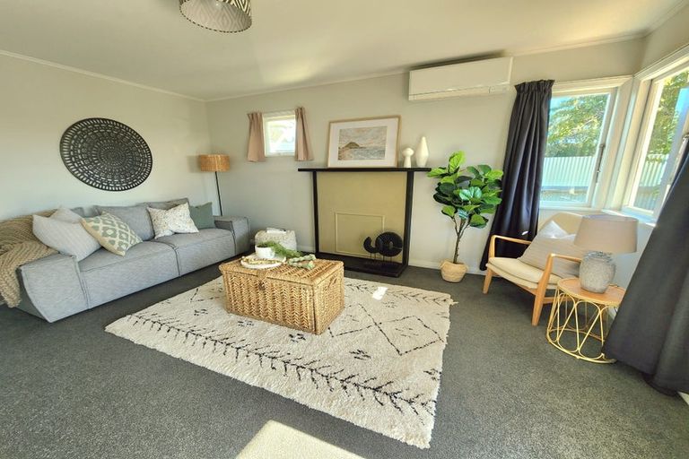 Photo of property in 14 Shanly Street, Waipawa, 4210