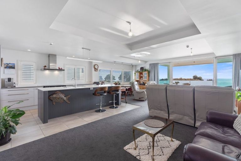 Photo of property in 154 Marine Parade, Mount Maunganui, 3116