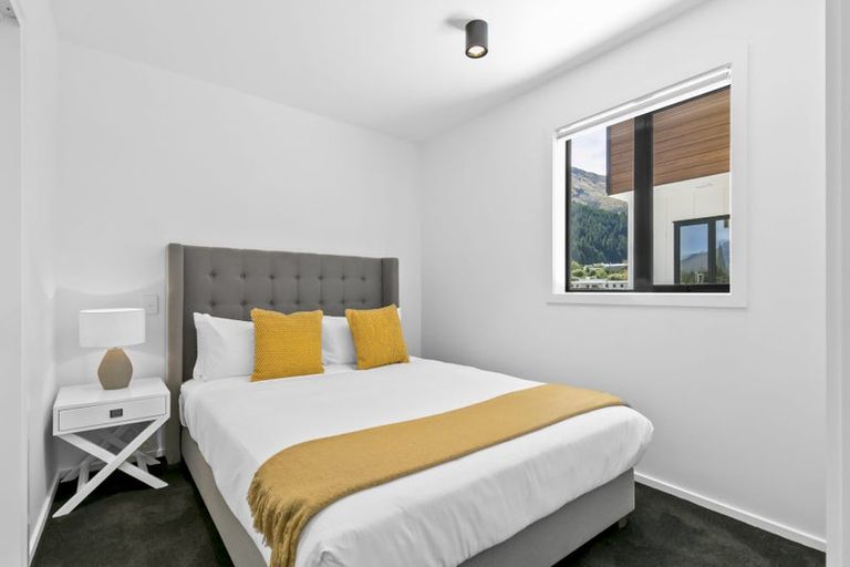Photo of property in The Alex Apartments, 135u32b Hallenstein Street, Queenstown, 9300