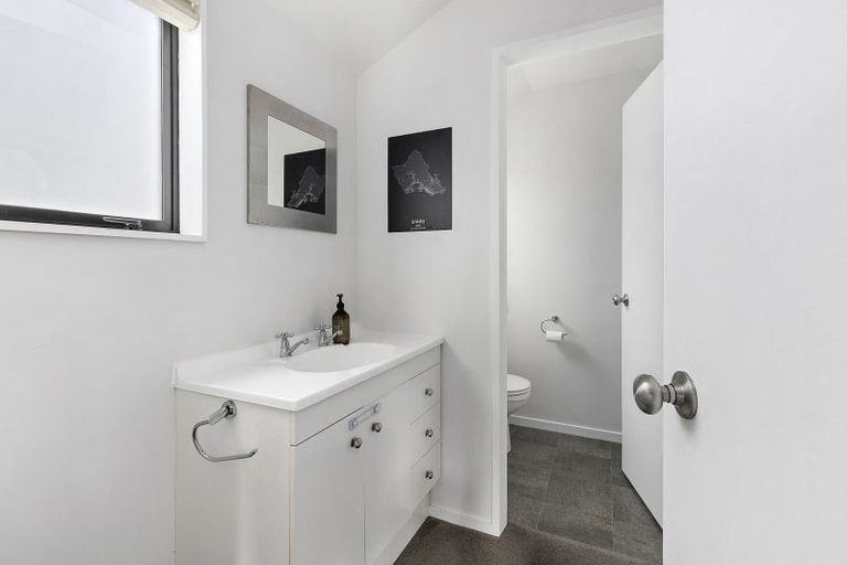 Photo of property in 5 Shastri Terrace, Khandallah, Wellington, 6035