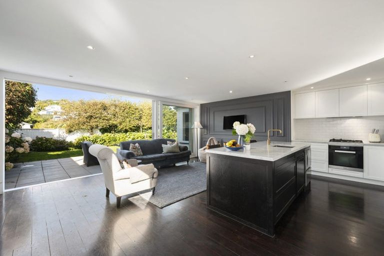 Photo of property in 18 Farm Road, Northland, Wellington, 6012