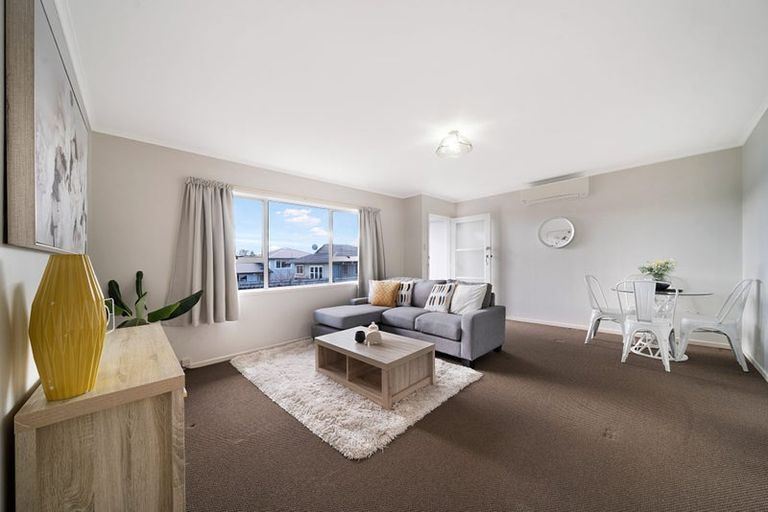Photo of property in 1/28 Taipari Road, Te Atatu Peninsula, Auckland, 0610