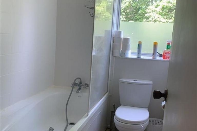 Photo of property in 23 Saint Ives Grove, Whalers Gate, New Plymouth, 4310