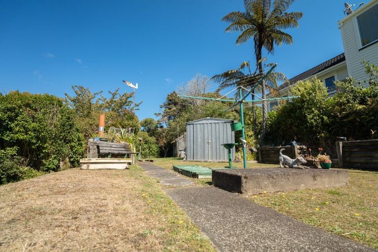 Photo of property in 27 Larsen Crescent, Tawa, Wellington, 5028