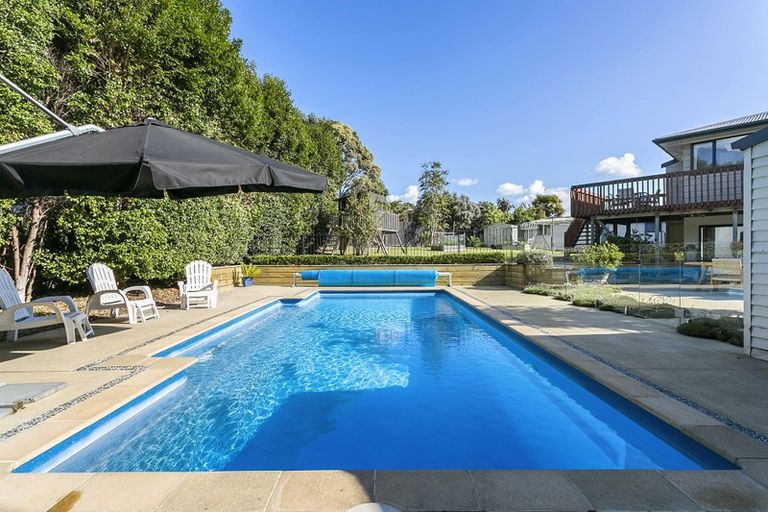 Photo of property in 6 May Avenue, Te Atatu South, Auckland, 0610