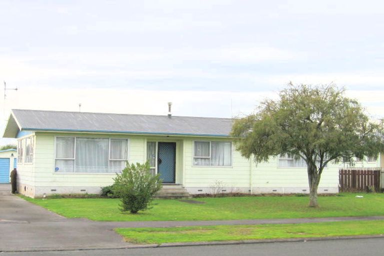 Photo of property in 16 Grange Avenue, Nawton, Hamilton, 3200