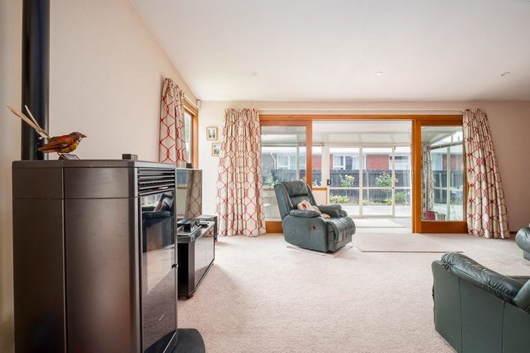 Photo of property in 72 Woodbury Street, Russley, Christchurch, 8042