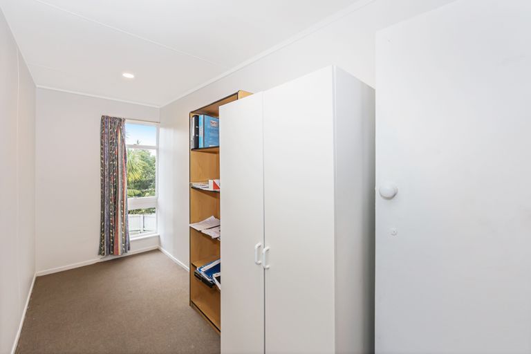 Photo of property in 38 Lanigan Street, Birkdale, Auckland, 0626