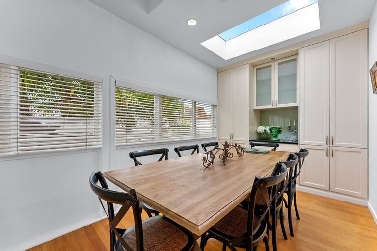 Photo of property in 15 Seaview Road, Castor Bay, Auckland, 0620