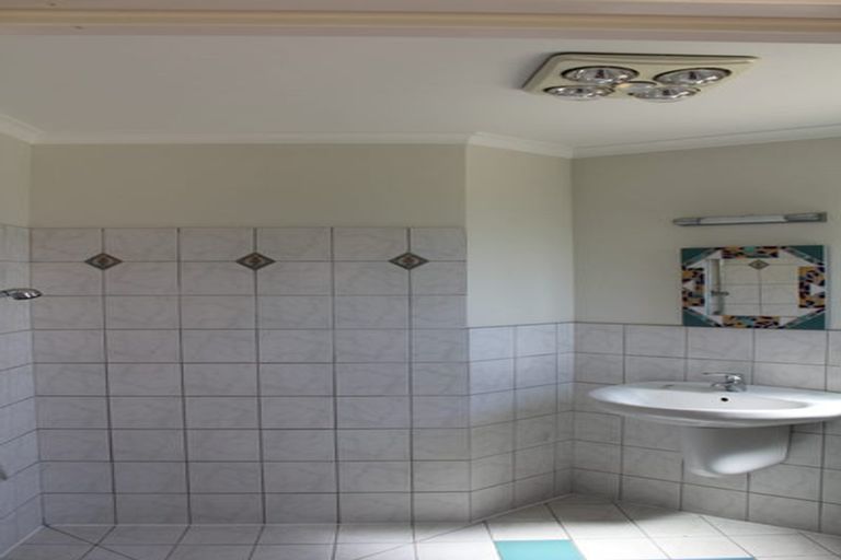 Photo of property in 22 Killeen Place, Flat Bush, Auckland, 2019