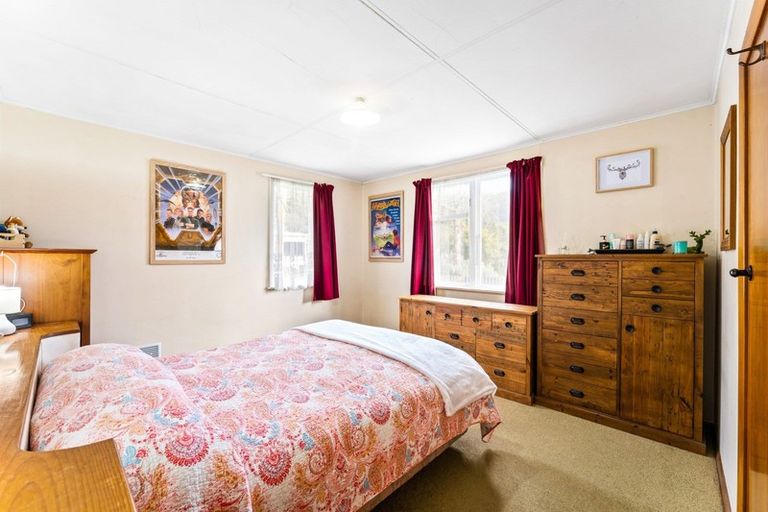 Photo of property in 28 Karaka Street, Wainuiomata, Lower Hutt, 5014
