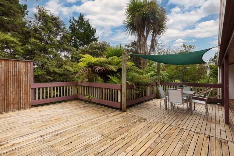 Photo of property in 18 Kawaka Street, Titirangi, Auckland, 0604