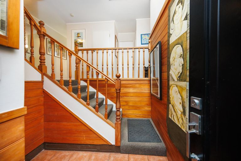 Photo of property in 570 Featherston Street, Roslyn, Palmerston North, 4414