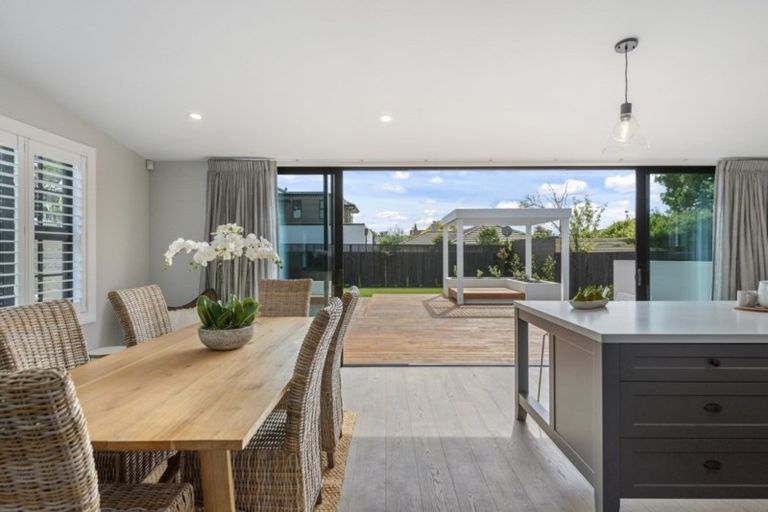 Photo of property in 61 Knowles Street, St Albans, Christchurch, 8052