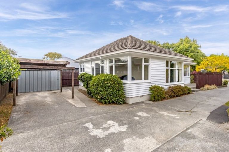 Photo of property in 48 Staveley Street, Avonhead, Christchurch, 8042