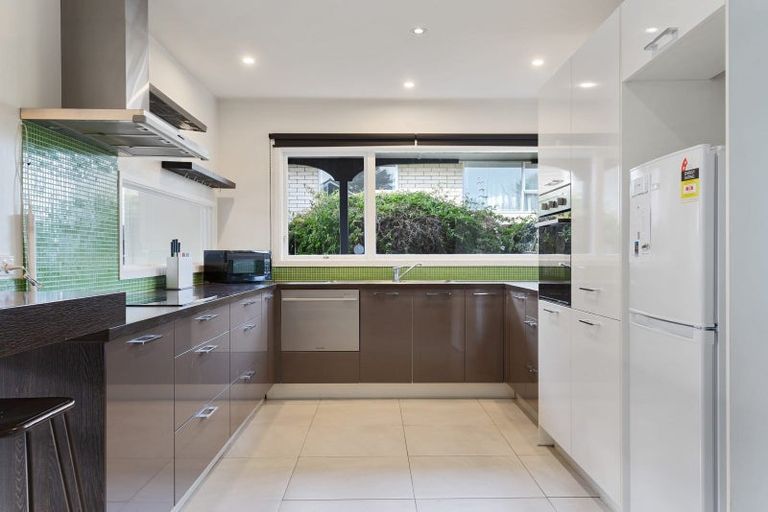 Photo of property in 30 Highfield Place, Avonhead, Christchurch, 8042