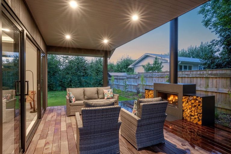 Photo of property in 14 Oates Place, Greytown, 5712