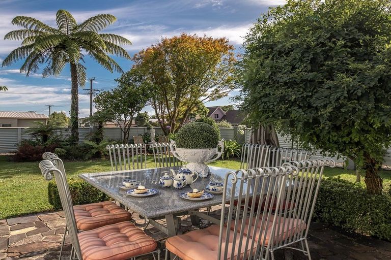 Photo of property in 22 Queen Street, Westport, 7825