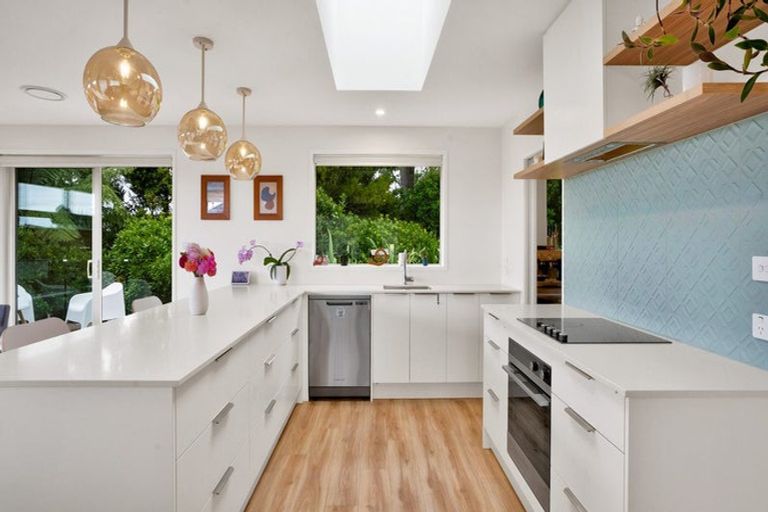 Photo of property in 16 Atutahi Street, Hurdon, New Plymouth, 4310