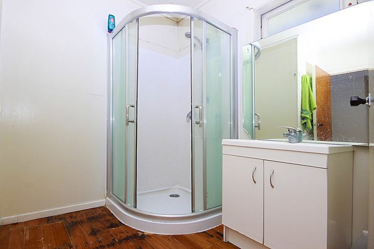 Photo of property in 73 Raglan Street, Mangere East, Auckland, 2024