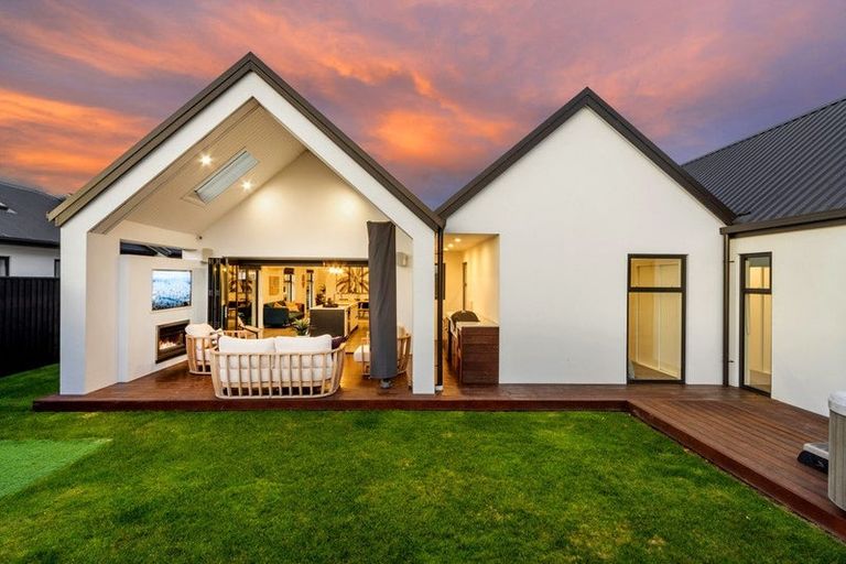 Photo of property in 14 Nederland Avenue, Burwood, Christchurch, 8083