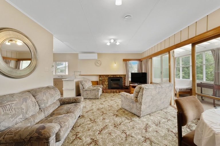 Photo of property in 27 Sunset Street, Hilltop, Taupo, 3330