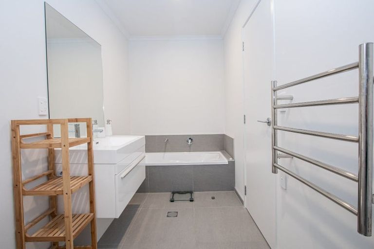 Photo of property in 1u2 Hibiscus Avenue, Hamilton Lake, Hamilton, 3204