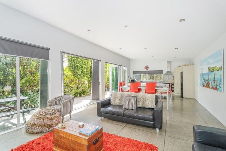 Photo of property in 40 Pauanui Beach Road, Pauanui, Hikuai, 3579