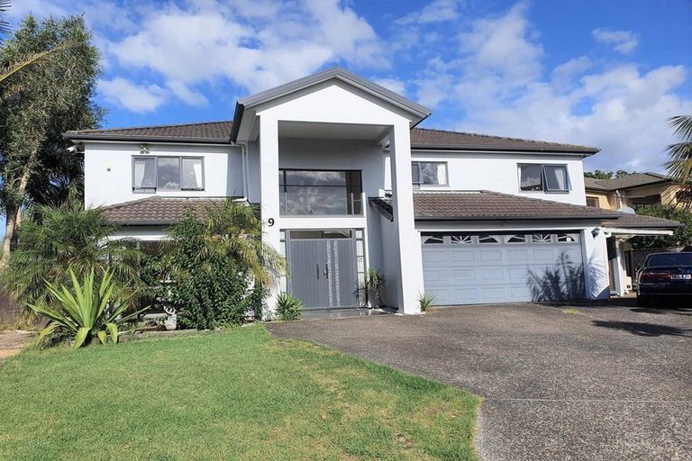 Photo of property in 9 Parkvale Grove, Te Atatu Peninsula, Auckland, 0610