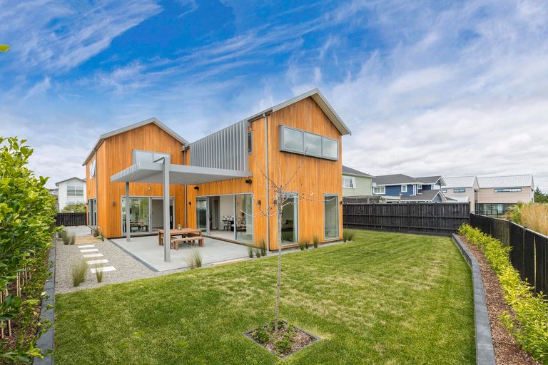 Photo of property in 17 Bayvista Drive, Karaka, Papakura, 2113