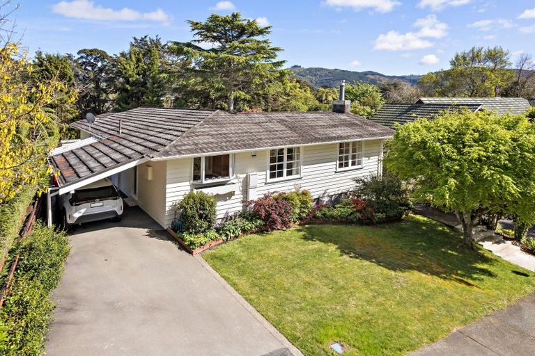 Photo of property in 4 Freemans Way, Pinehaven, Upper Hutt, 5019