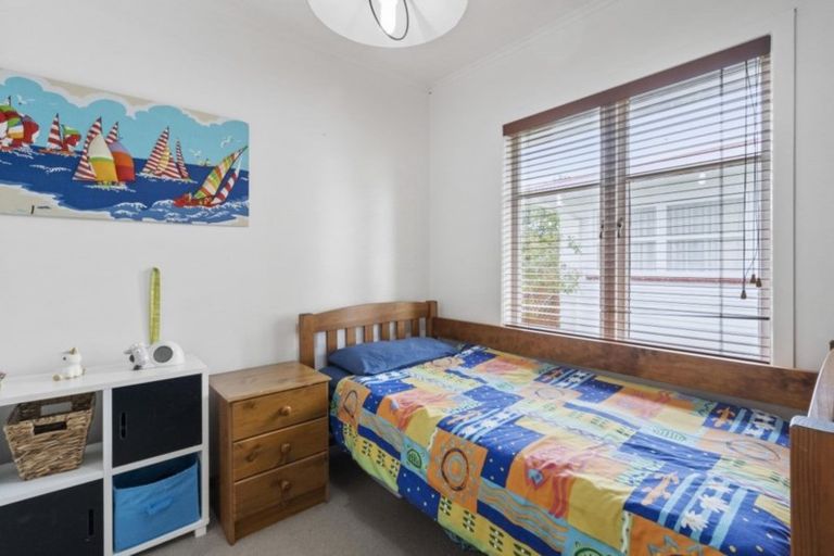 Photo of property in 32 Stanaway Street, Hillcrest, Auckland, 0627