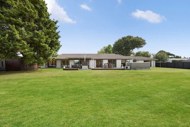 Photo of property in 16 Hampshire Court, Flagstaff, Hamilton, 3210