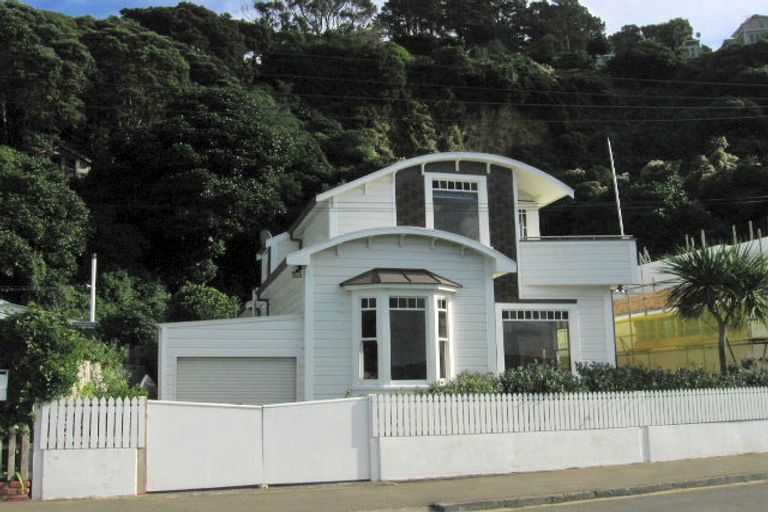 Photo of property in 489 Karaka Bay Road, Karaka Bays, Wellington, 6022