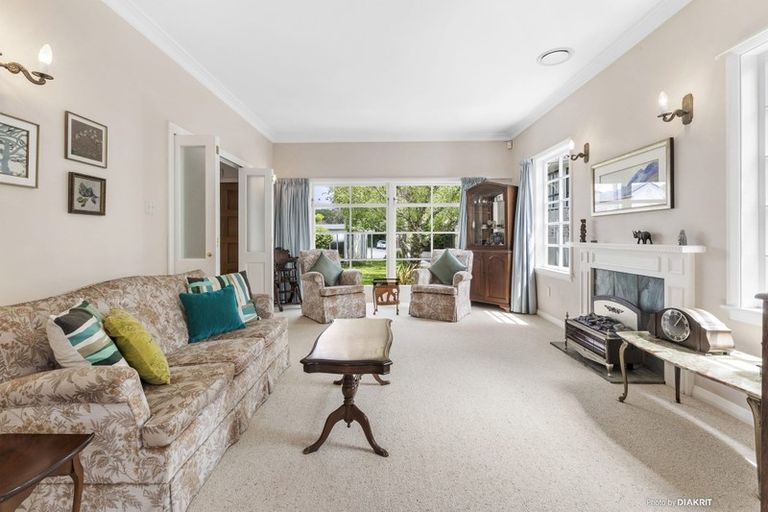 Photo of property in 10 Bristow Place, Karori, Wellington, 6012