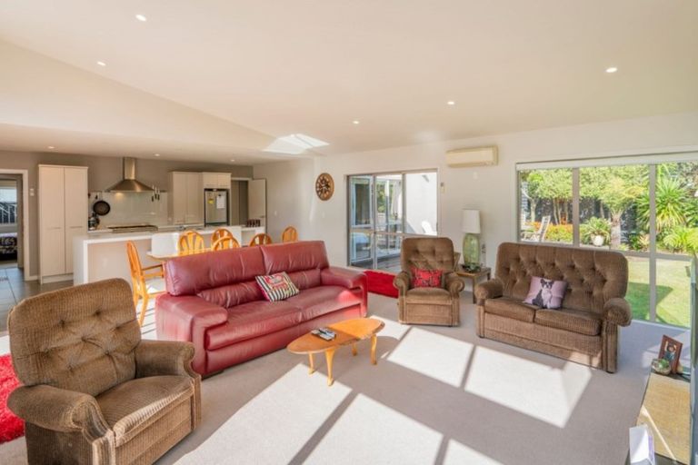 Photo of property in 14 Heritage Close, Whitianga, 3510