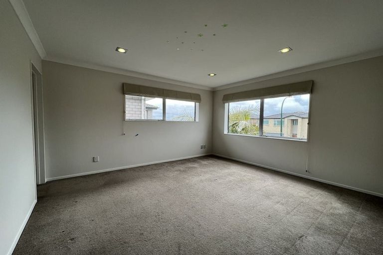 Photo of property in 16 Kira Road, Flat Bush, Auckland, 2016