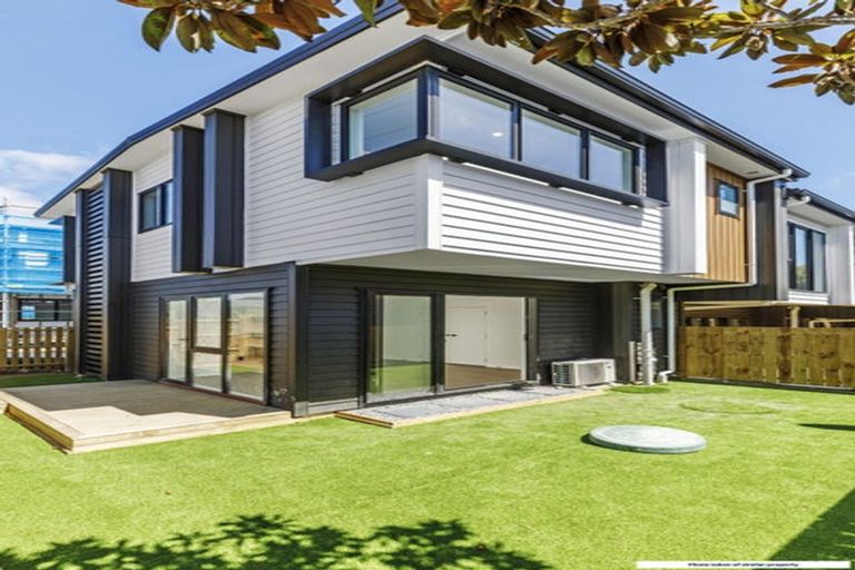 Photo of property in 5/145 Carlisle Road, Northcross, Auckland, 0632