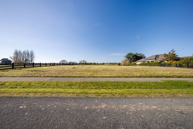 Photo of property in 22 Mapleham Drive, Pegasus, 7612