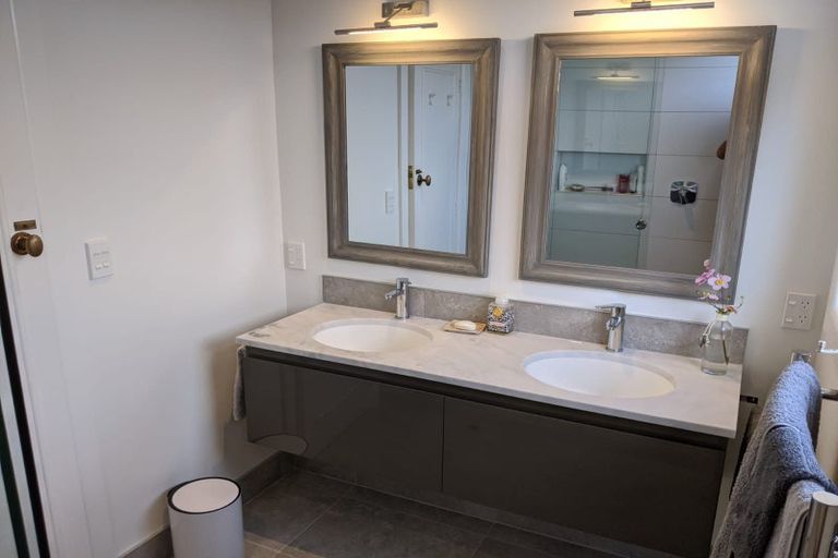 Photo of property in 165 Fendalton Road, Fendalton, Christchurch, 8052