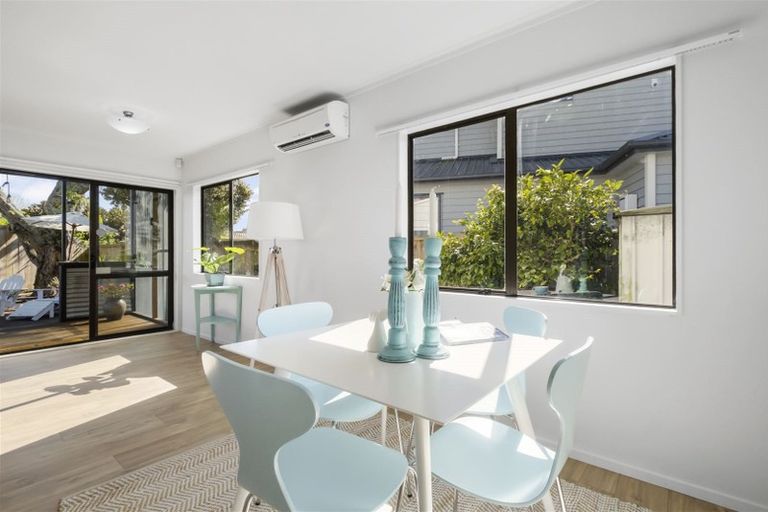 Photo of property in 1/28 Powrie Street, Glenfield, Auckland, 0629