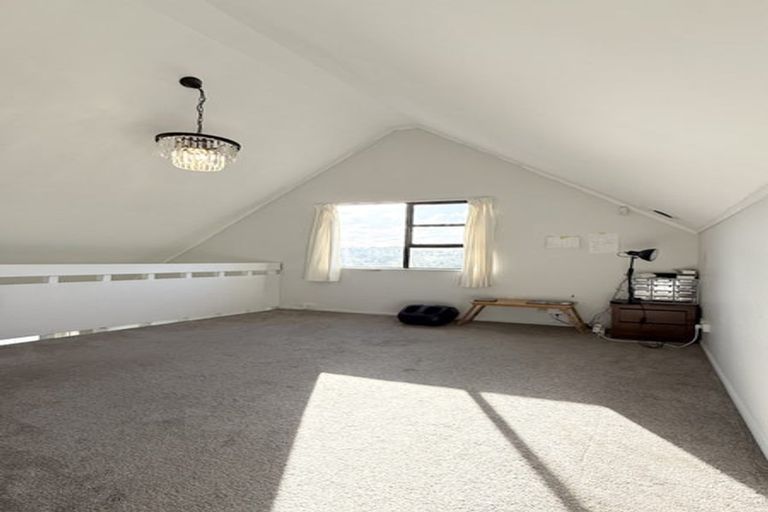 Photo of property in 2/3 Aorangi Place, Birkenhead, Auckland, 0626