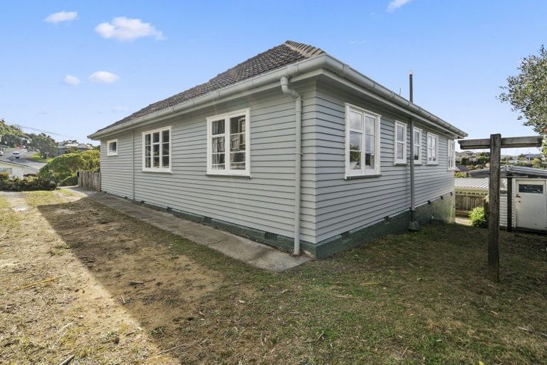 Photo of property in 163 Broderick Road, Johnsonville, Wellington, 6037