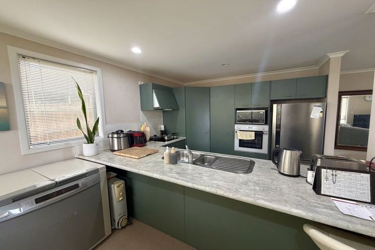 Photo of property in 29 Samara Place, Clendon Park, Auckland, 2103
